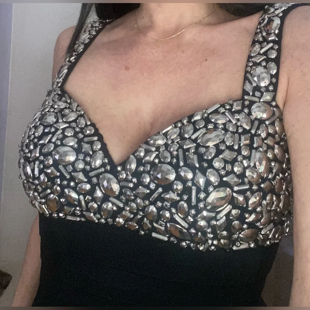 SHERRI HILL, black, dress. Size 4 - Picture 4 of 5